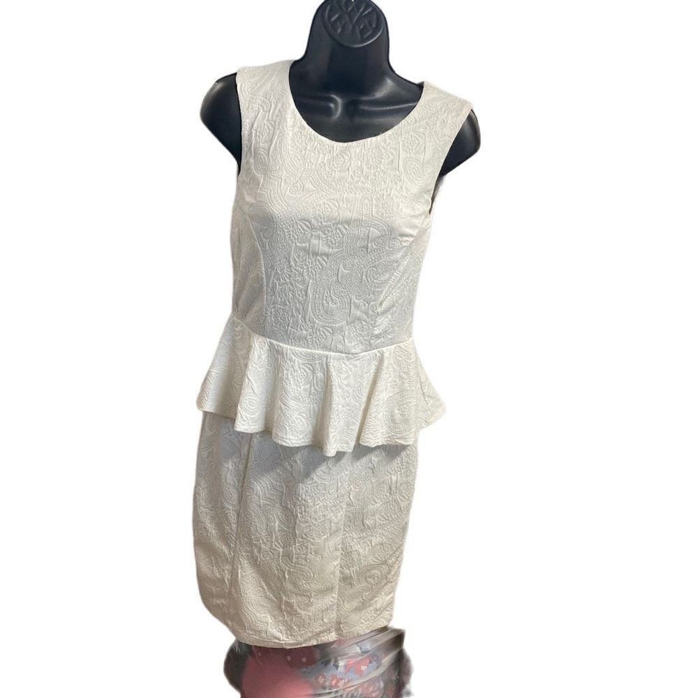 H&M Women’s‎ White Dress Size Small Floral Geometric Ruffle Sleeveless